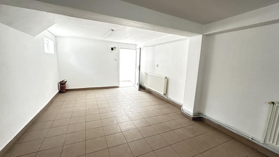 Spatiu Comercial 105 mp Finisat la Bulevard cu vad comerc loc parcare