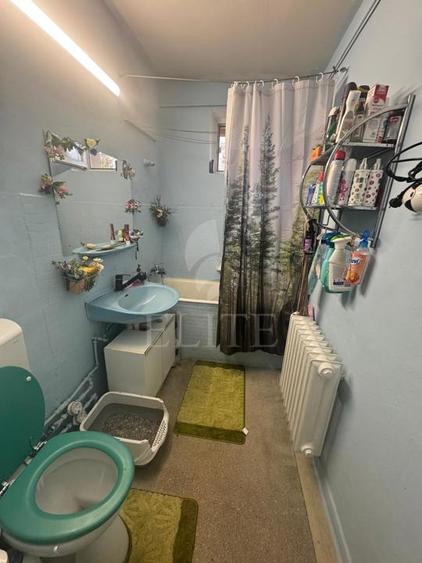 Apartament 3 camere în zona STRAZII BORSEC