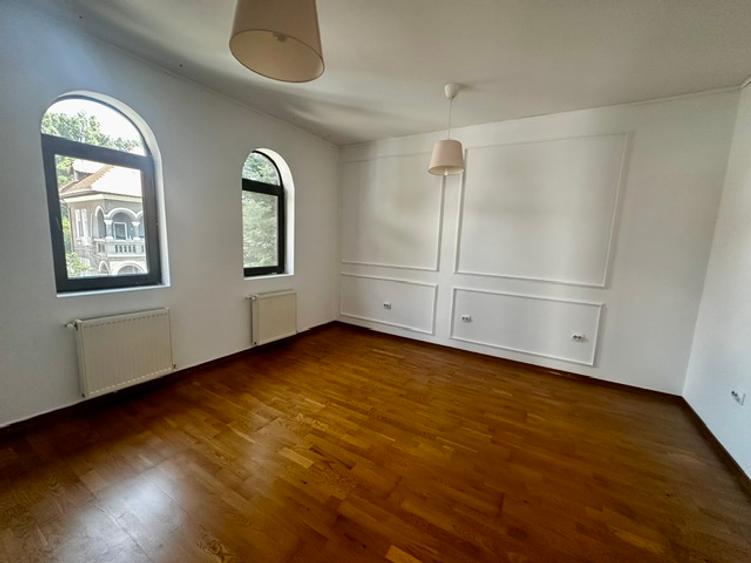 Vila deosebita cu 8 camere, renovata integral zona Kiseleff -Aviatorilor