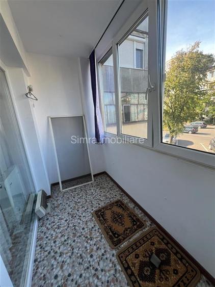 Chirie apartament 3 camere, tip AN, zona Nufarul