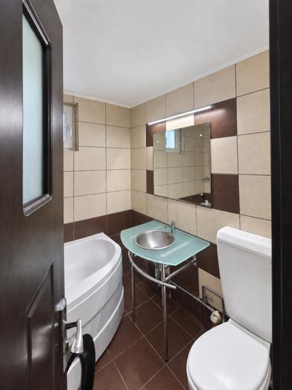 Apartament 4 camere, 90 m², parter, centrală și parcare – Sector 5