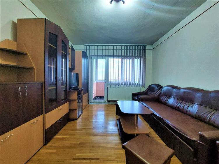Apartament 3 camere. Zona  Podgoria.