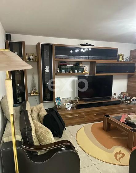 De vanzare apartament 3 camere decomandate, 70 m², et.1, zona Anda