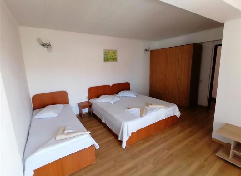 Pensiune de vanzare/Eforie Nord/la 10 minute de plajă – 17 camere