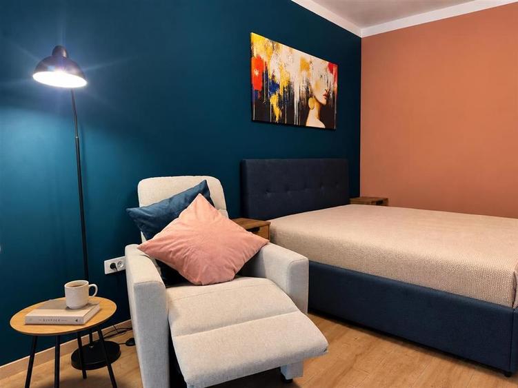 Apartament doua camere Pietonal Coresi Avantgarden ( Kasper )