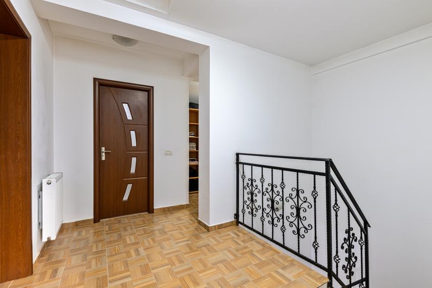 Vila individuala cu teren 500 mp si garaj acoperit | Curte 300 mp | 5 camere