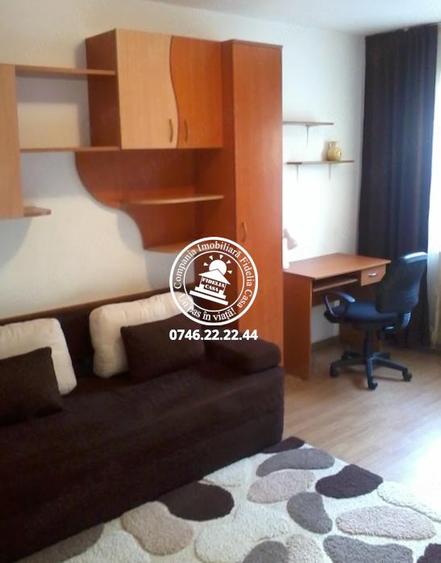 Garsoniera in zona Podu Ros