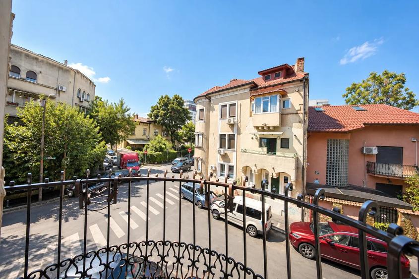 APARTAMENT CU 4 CAMERE - UTILAT SI MOBILAT - ZONA CENTRALA