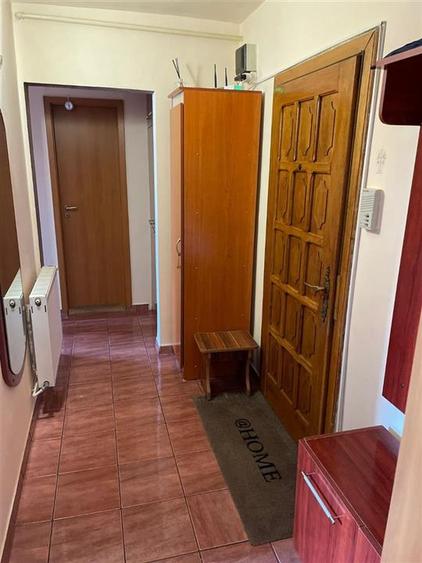 Apartament 2 camere decomandat 2 balcoane pivnita zona Garii