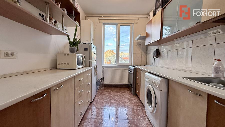 Apartament cu 2 camere, decomandat, de inchiriat, in Timisoara.