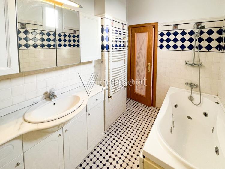 Apartament cu 4 camere in vila Piata Traian - 13