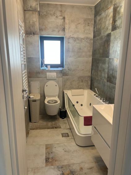 Apartament 3 camere lux, complet renovat, 105 mp, 3 balcoane –Strad