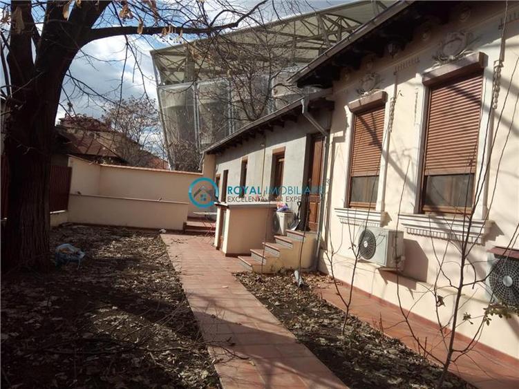 Royal Imobiliare - Inchiriere apartament in vila cu gradina