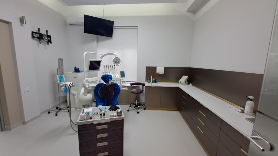 BUSINESS LA CHEIE IN VILA RENOVATA - CLINICA STOMATOLOGICA
