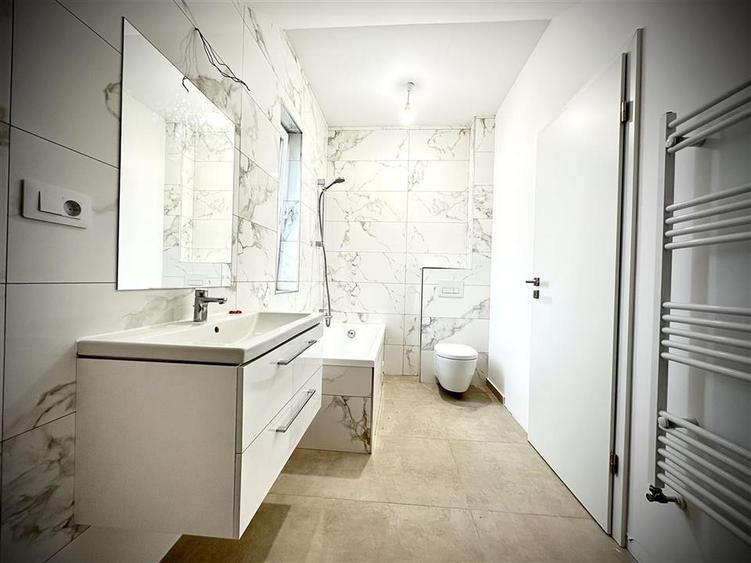 2 camere 96 mp, 2 bai, vedere spectaculoasa – Rasnov