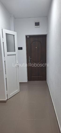 Ofer spre închiriere apartament cu 3 camere, nemobilat, începând cu 15 iunie - 2