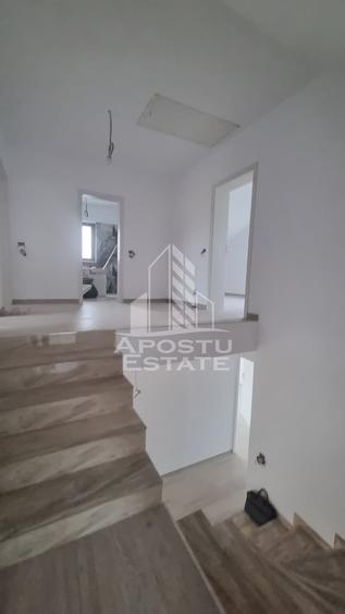 Casa individuala de vanzare cu 4 camere si garaj, Giarmata