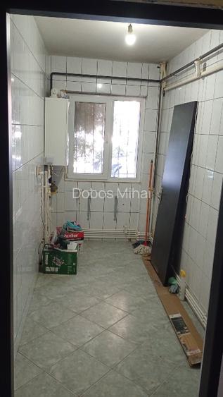 Urgent vând ap 3 camere parter  zona COMCERIAL  - 3
