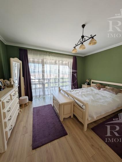 Casa cuplata finisata cu teren 300 mp Floresti str. Narciselor