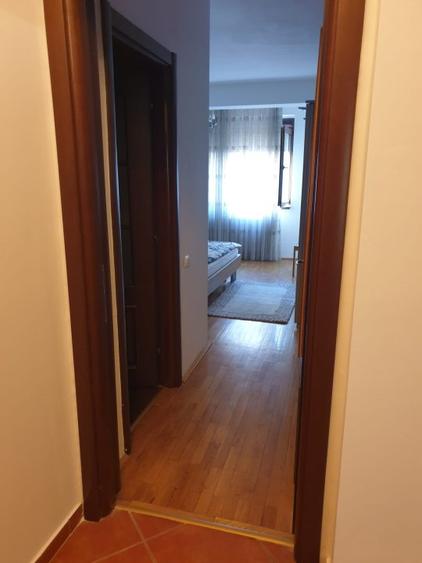 Direct proprietar,etaj 1 ,liber,3camere ,2bai,centrala in condensare,ga