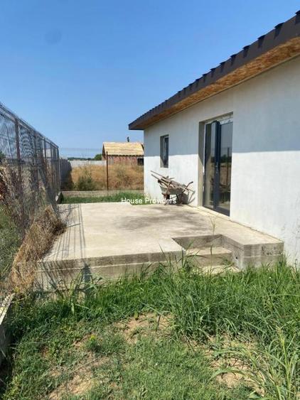 Casă 137 mp, la alb, construcție solidă, Dimieni, com. Tunari