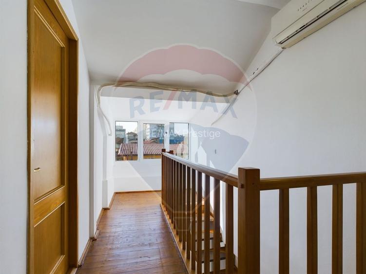 Casa cu 5 camere de inchiriat 210 mp | Eroii Revolutiei - 25