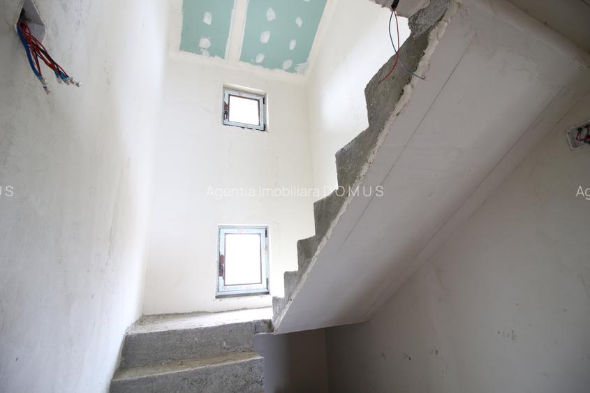 Vila D+P+M  Sat Costi ( Floricultura) cu bransamente la utilitati - 9