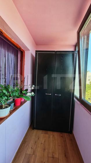 Apartament 3 camere de vanzare, 58 mp, zona Nufarul