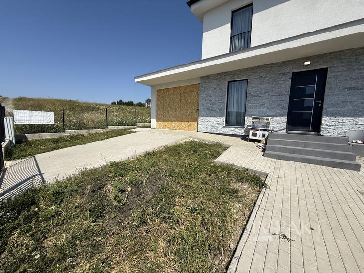 Casa indivuala intr-o zona linistita, în Chinteni!