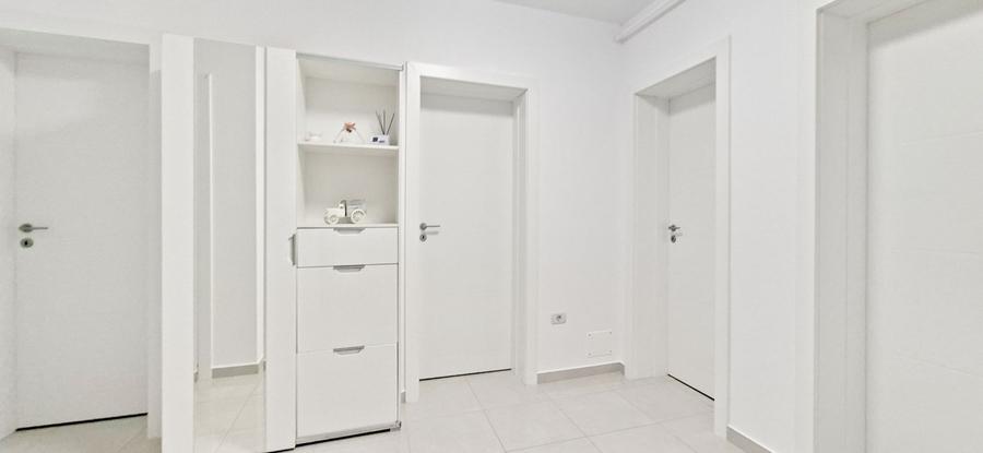 Apartament de inchiriat 3c Sanpetru Subcetate