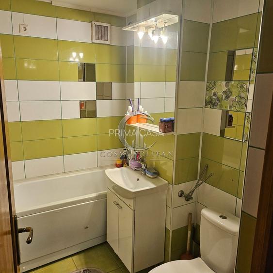Apartament cu 3 camere ~ zona Brosteni / Colegiu ~ etaj 3 din 4 - 6