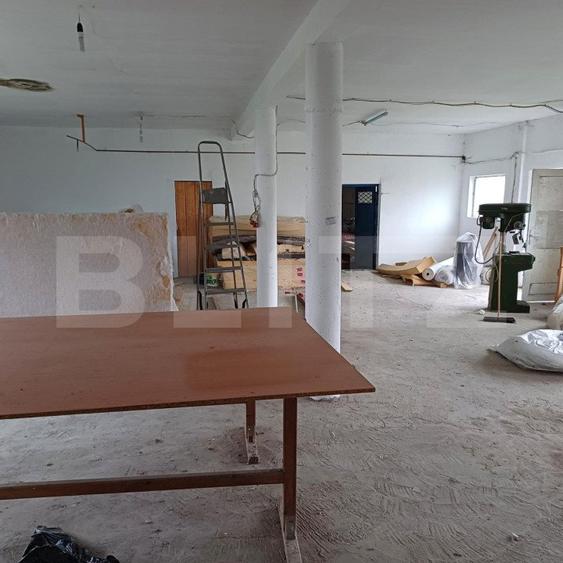 Hala de vanzare in Orheiu Bistritei
