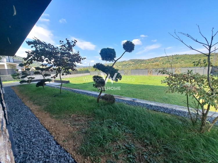 Casa cu piscina interioara si priveliste catre Cetatea Cisnadioarei - 26