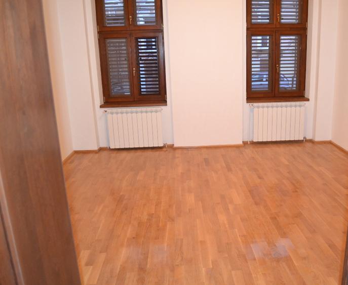 Închiriem birouri în centrul Timisoarei 42mp-360€ , 67mp-550€ , 75 mp-600€