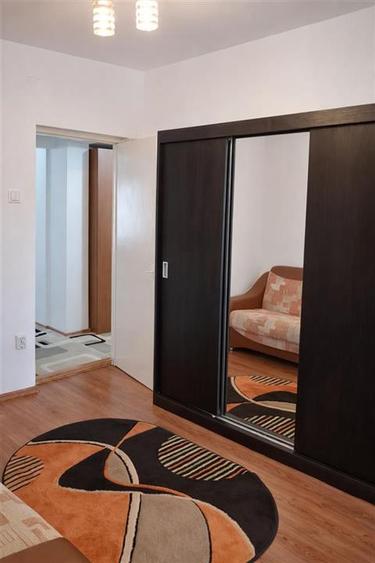 Apartament 4 camere 2 bai 3 balcoane zona Centrala
