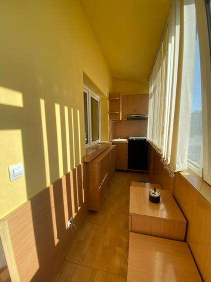 Apartament 3 camere, decomandat, 78 mp, zona Centru