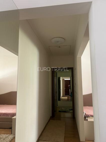 Apartament 49mp, la mansarda - cu pod !  Zona Tomis 3, Str. Zmeurei ,63500 € - 9