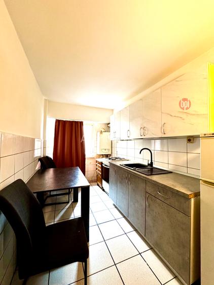 SE VINDE Apartament cu 3 camere semidecomandat, central in Mun. Falticeni, SV - 5
