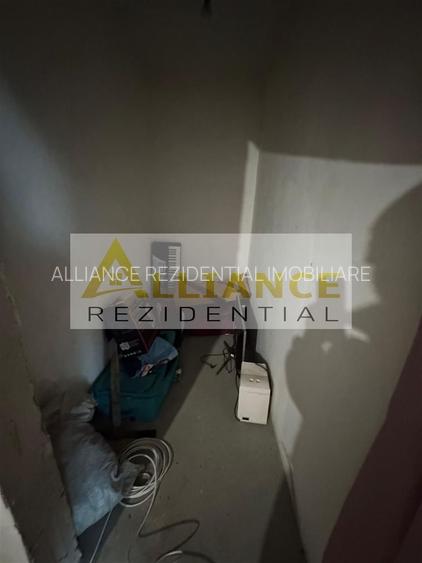 2 CASE LA PRET DE UNA - 23