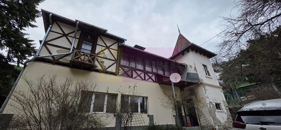 Etaj vilă istorică de vânzare în Sinaia – Zona Furnica