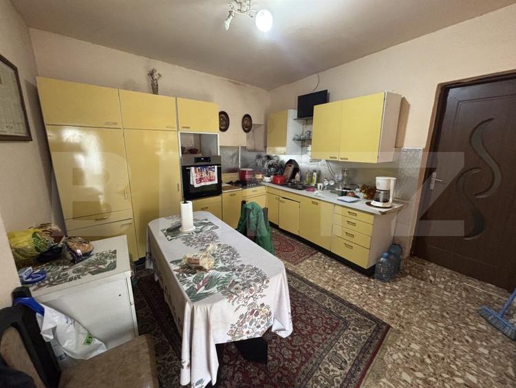 Casa de vanzare, cu 1100mp de teren