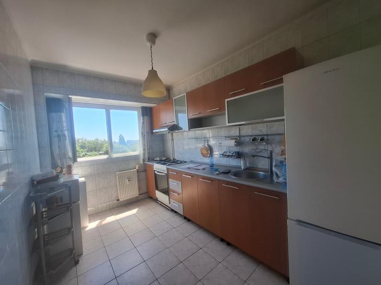 Apartament 3 camere!