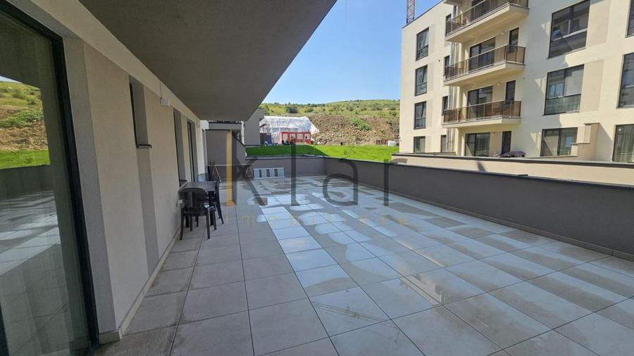 Apartament 3 camere 75 mp terasa 82 mp 2 parcari! Zona Vivo!