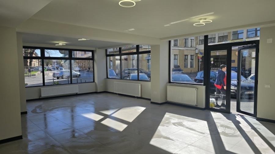 Inchiriez spatiu comercial 70mp utili,Centrul Civic, Brasov, 1.500euro