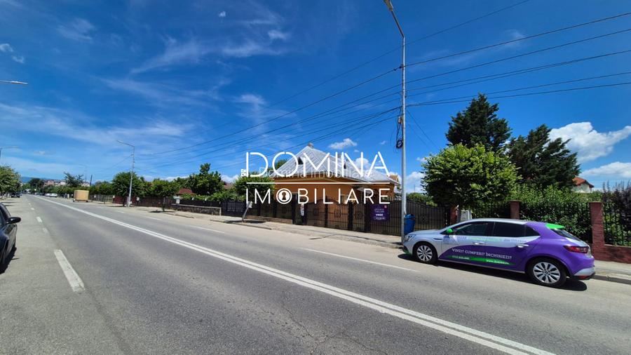 Vânzare teren intravilan împrejmuit – 1.221 mp – acces facil - strada Victoriei - 4