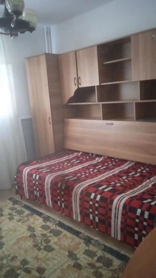 De inchiriat apartament cu 2 camere, Micro 20, 350 Euro