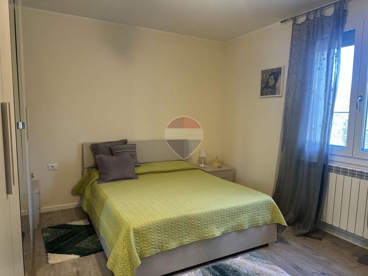 Casă / Vilă cu 7 camere de vânzare Izvoare