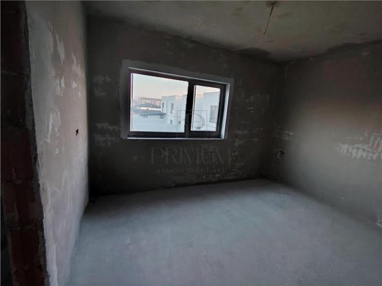 Duplex superb - Separat prin spatiu de depozitare - bucatarie inchisa