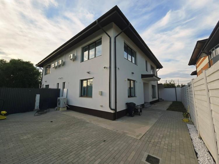 Casa 5 Cam,TVA Inclus,Pompa Caldura, Panouri Fotovoltaice, Smart, Metrou