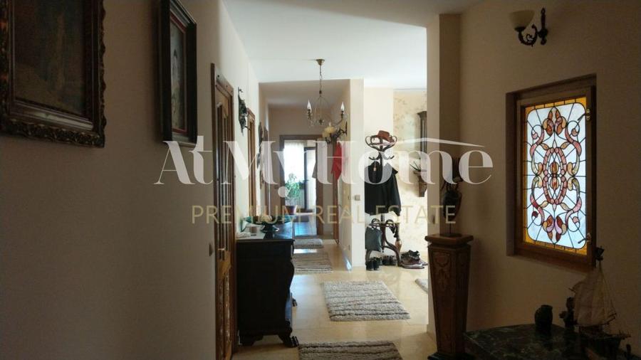 Vila superba cu 12 camere, 680mp teren, Cotroceni, parcari, Office/Rezidential